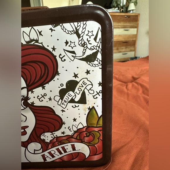 Loungefly Ariel the Little Mermaid Disney Tin Lunchbox - Picture 5 of 9